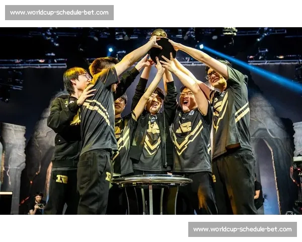 当电竞遇上国风，英雄联盟手游战队玩转文化